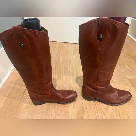 🤎 FRYE Women's Melissa Button Riding Boot in Cognac - Picture 10 of 13